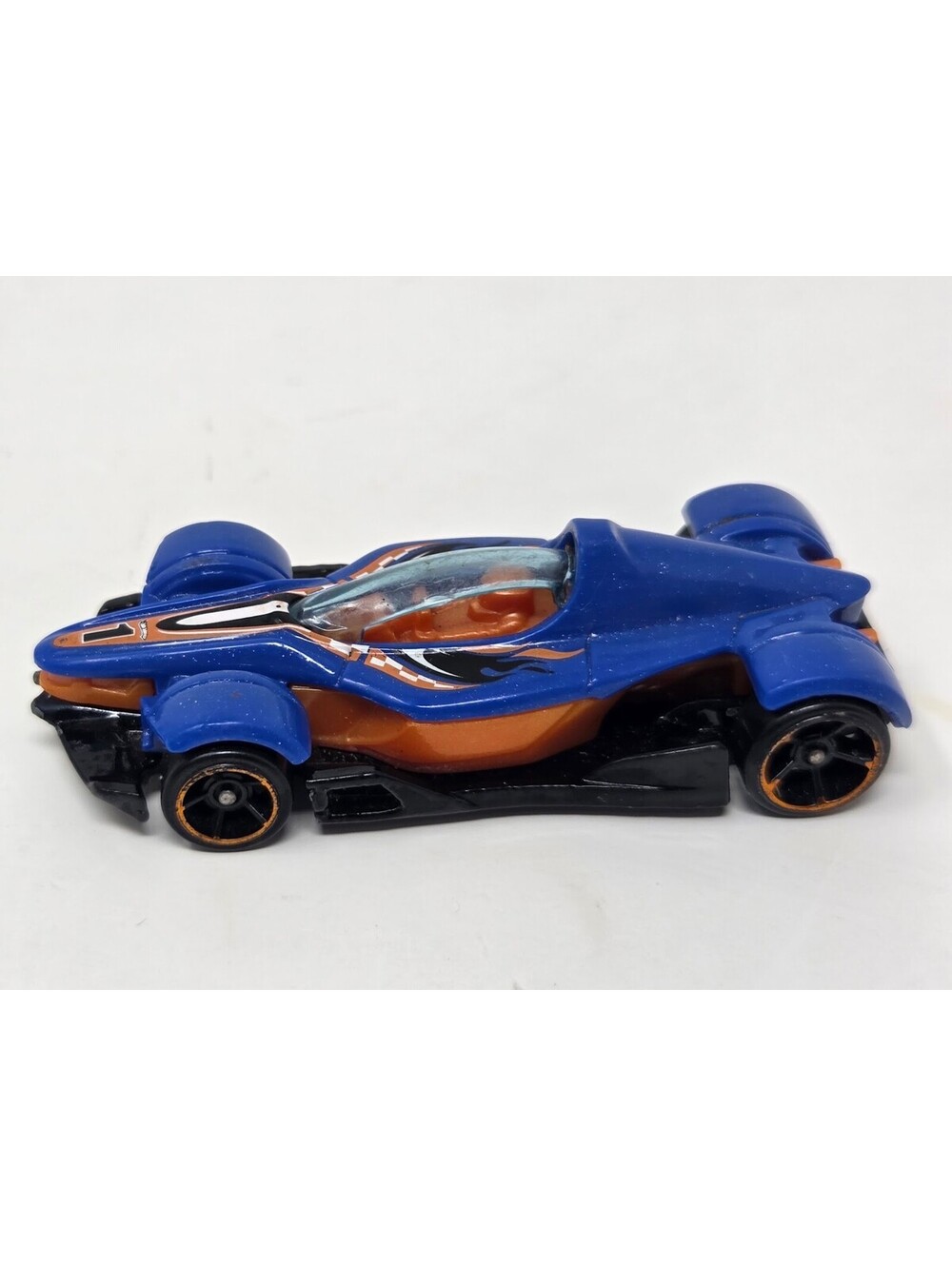 2009 Hot Wheels Formula Street 020/240 Blue Racing Car Diecast
